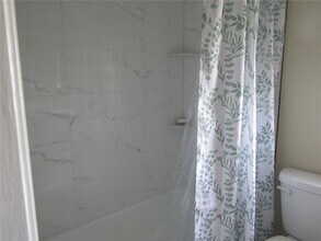 7008 W Country Club Dr N in Sarasota, FL - Building Photo - Building Photo