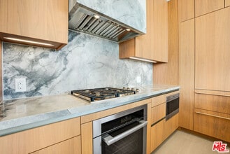 211 Elm Ct in Los Angeles, CA - Foto de edificio - Building Photo