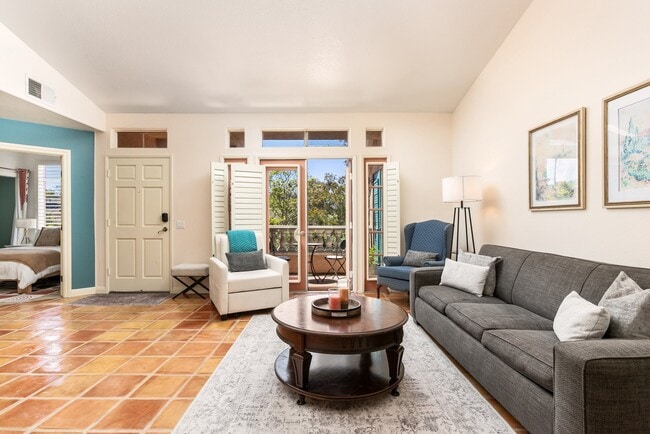 3531 Cameo Dr, Unit 101 in Oceanside, CA - Building Photo - Building Photo