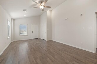 8038 Cypress Bonsai Dr in Cypress, TX - Foto de edificio - Building Photo