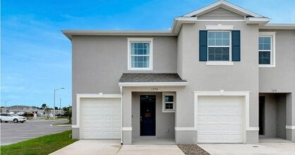 Windbrooks Townhomes in St. Cloud, FL - Foto de edificio - Building Photo