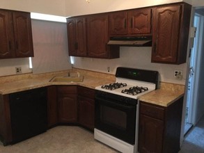 13 Seidler St, Unit 2 in Jersey City, NJ - Building Photo - Building Photo