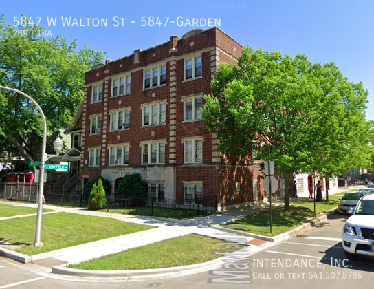 5847 W Walton St in Chicago, IL - Building Photo