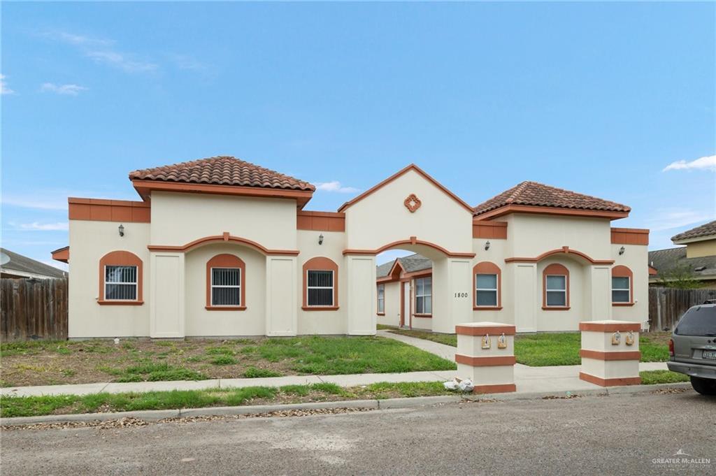 1800 W Bronze St, Unit #4 in Pharr, TX - Foto de edificio