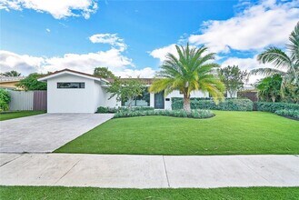 5810 NE 22nd Terrace in Fort Lauderdale, FL - Building Photo - Building Photo