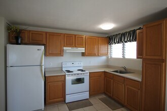 3632 Salt Lake Blvd in Honolulu, HI - Building Photo - Building Photo