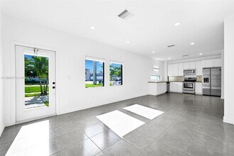 18750 SW 117th Ave in Miami, FL - Building Photo - Building Photo
