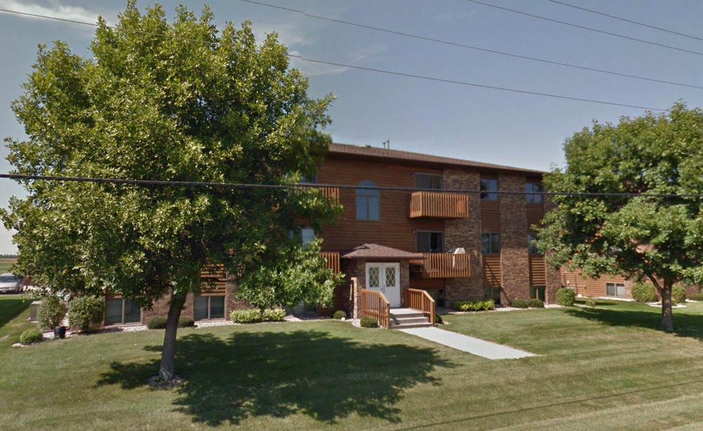 2201 N Kimball St, Unit 6 in Mitchell, SD - Foto de edificio