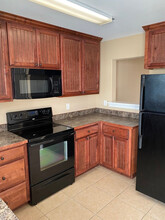 Pine Ridge Condominiums in Valdosta, GA - Building Photo - Building Photo