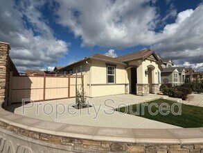 1697 W Woodward Ave in Manteca, CA - Building Photo - Building Photo