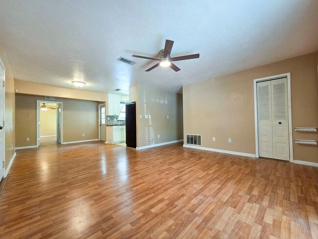 2700 NW 43rd Ave in Gainesville, FL - Building Photo - Building Photo