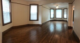 1322 W Eddy St, Unit 1 in Chicago, IL - Building Photo