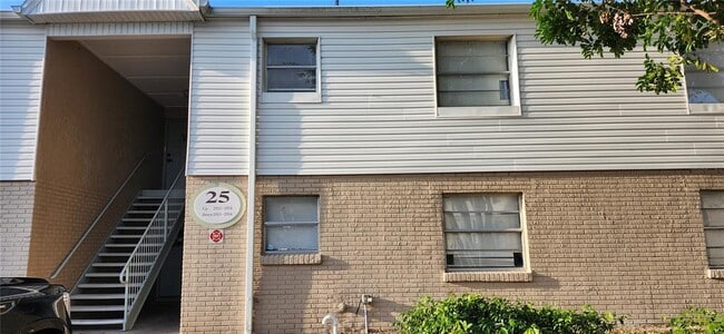 property at 7210 N Manhattan Ave
