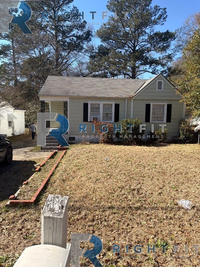 property at 2601 Avalon Rd