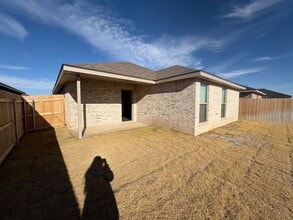 8607 29th St in Lubbock, TX - Foto de edificio - Building Photo