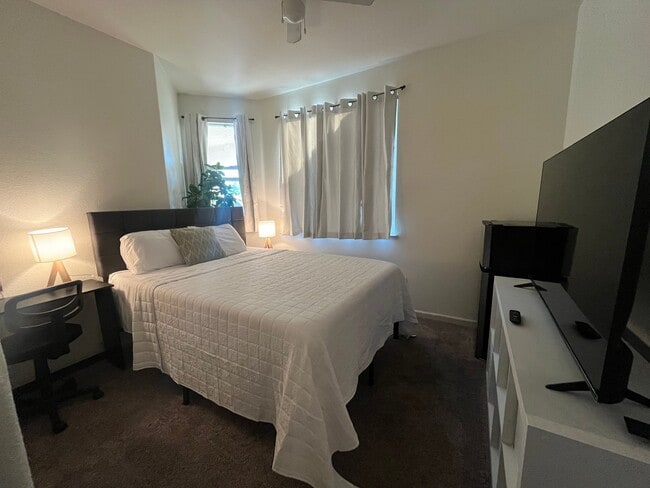 8408 Arrowroot Cir in Antelope, CA - Building Photo - Building Photo