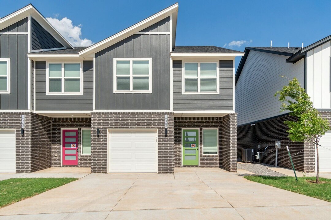 19506 Molly Dr in Edmond, OK - Building Photo