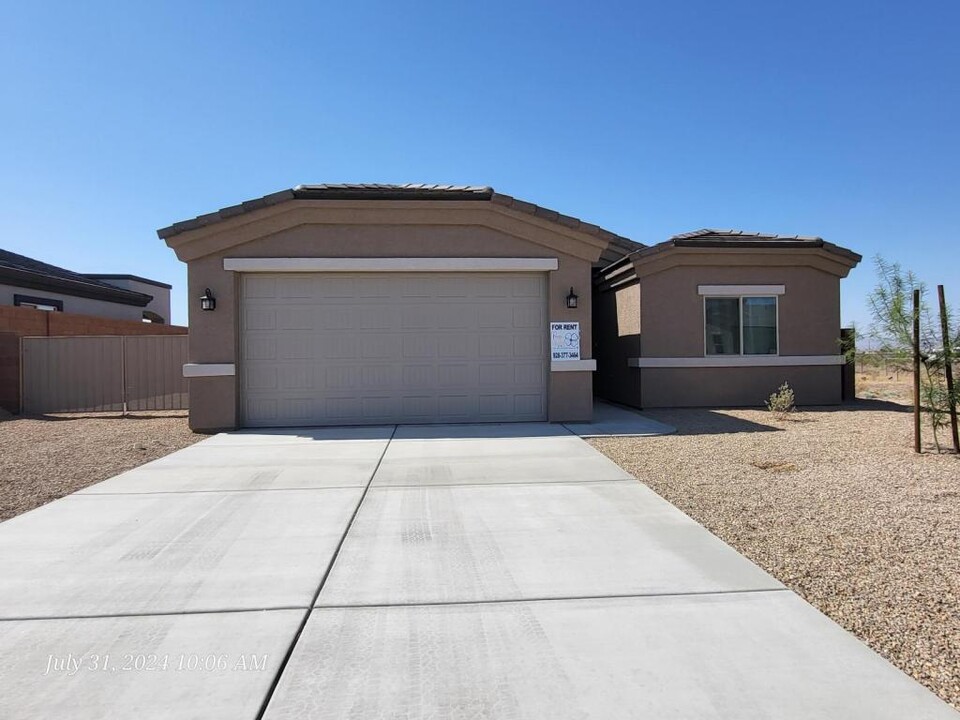 1700 Sugar Bush Pl in Bullhead City, AZ - Foto de edificio