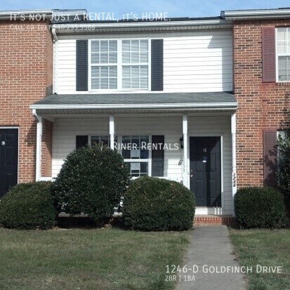 1246 Goldfinch Dr in Harrisonburg, VA - Building Photo