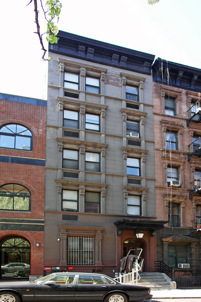 Michalski Residence in New York, NY - Building Photo - Building Photo