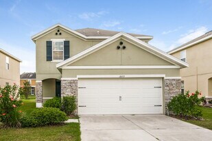 1809 Greenwood Valley Dr in Plant City, FL - Building Photo