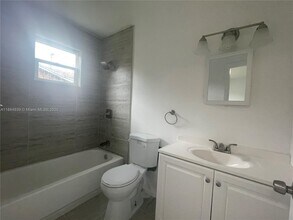 2260 NW 61st St in Miami, FL - Building Photo - Building Photo