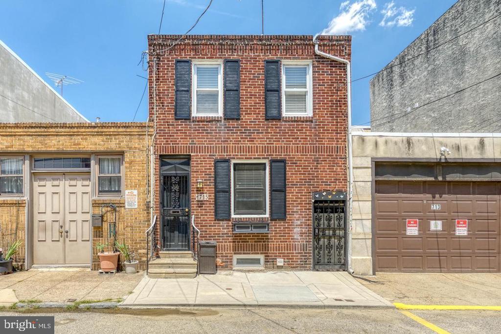 715 Manton St in Philadelphia, PA - Building Photo