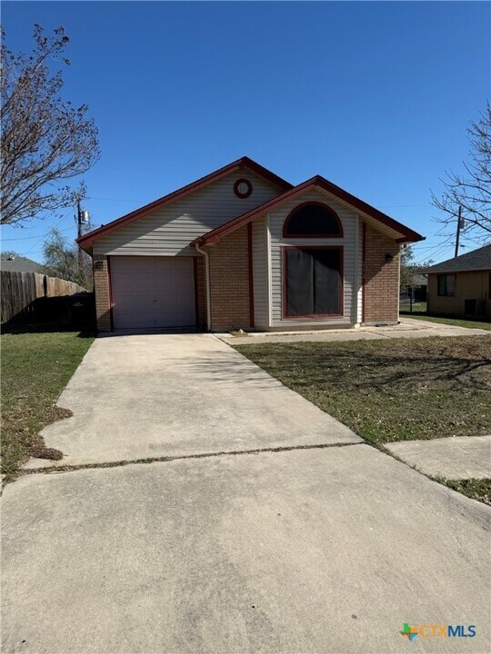 212 Bronc Dr in Copperas Cove, TX - Building Photo