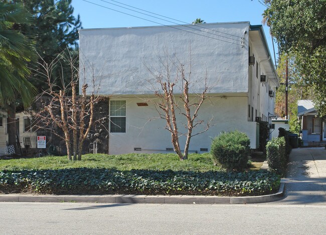 159 Meridith Ave in Pasadena, CA - Foto de edificio - Building Photo