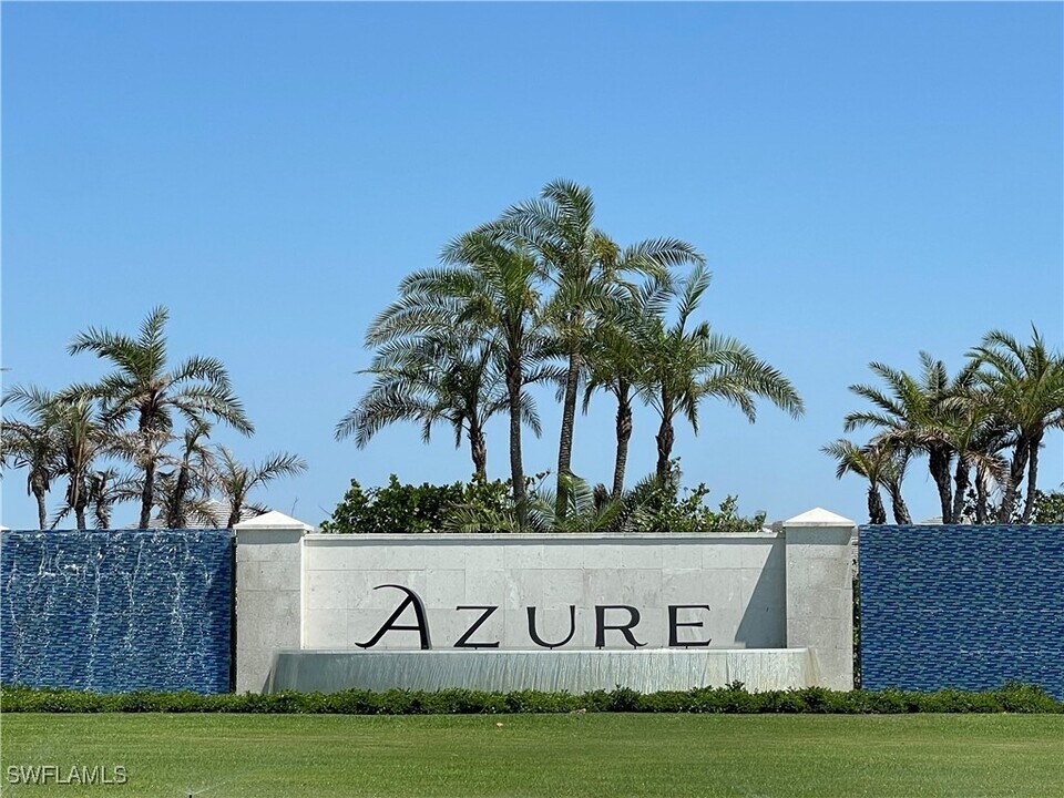 9213 Cayman Dr in Naples, FL - Building Photo