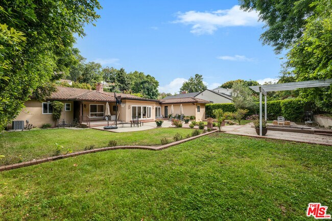 property at 11182 W Sunset Blvd