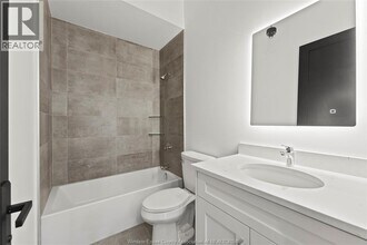 247 Brock St in Amherstburg, ON - Building Photo - Building Photo