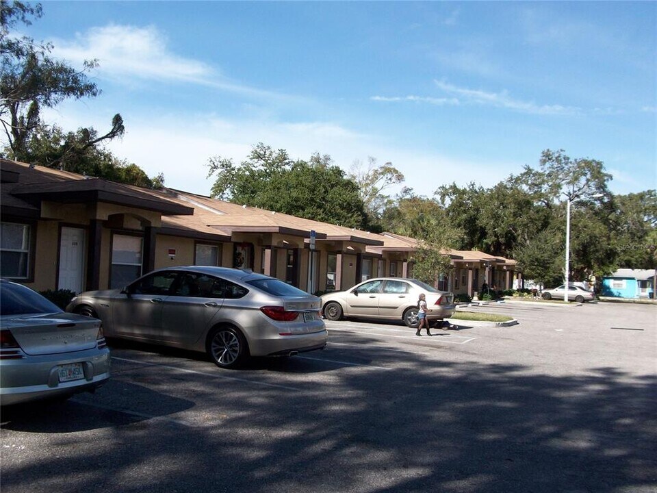 966 22nd Ave S-Unit -106 in St. Petersburg, FL - Building Photo