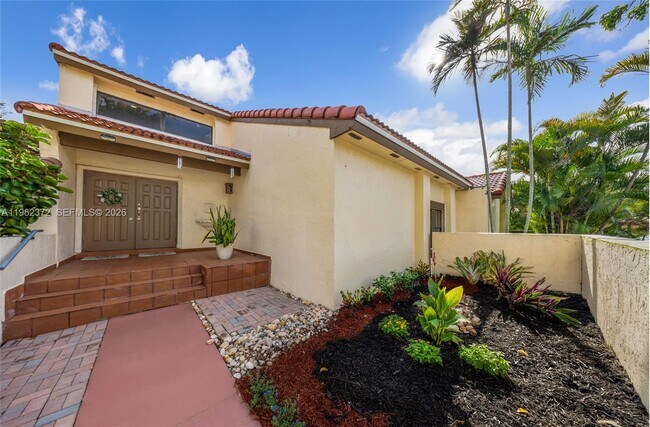 6637 NW 181st Ln in Hialeah, FL - Building Photo - Building Photo