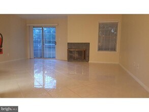 119 Acadia Ct in Princeton, NJ - Foto de edificio - Building Photo