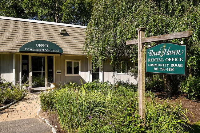 Brook Haven Estates in Attleboro, MA - Building Photo - Building Photo