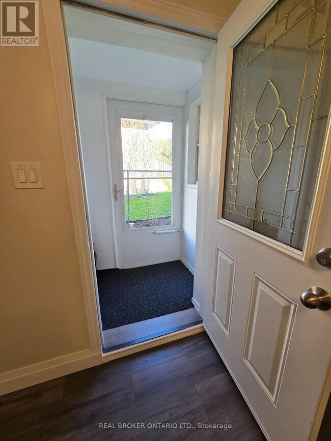 60 Heatherside Dr in Toronto, ON - Building Photo - Building Photo