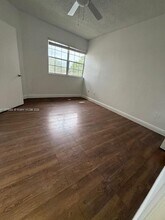 1971 NW 96th Ter, Unit 9G in Pembroke Pines, FL - Building Photo - Building Photo