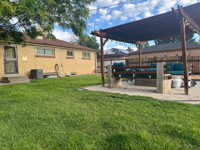 2310 Kenton St in Aurora, CO - Building Photo - Building Photo