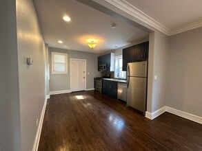 2843 N Parkside Ave in Chicago, IL - Building Photo - Building Photo