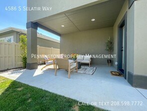 4586 S Selatir Way in Meridian, ID - Building Photo - Building Photo