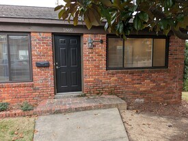 1869 Montclaire Ln in Vestavia Hills, AL - Building Photo