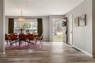 1210 S 10th St in Rogers, AR - Building Photo - Building Photo