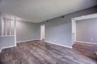 Astoria Park Apartment Homes in Indianapolis, IN - Foto de edificio - Building Photo