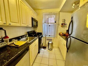 150-29 72nd Rd-Unit -4E in Queens, NY - Building Photo - Building Photo