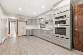 358 Cator Ave in Jersey City, NJ - Building Photo - Building Photo