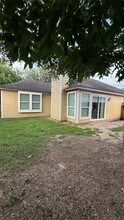 6018 Beaconridge Dr in Houston, TX - Building Photo - Building Photo