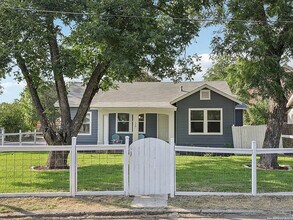 138 Zapata St in San Antonio, TX - Building Photo - Building Photo