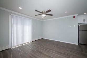 55 5th Ave in Bay Shore, NY - Building Photo - Building Photo