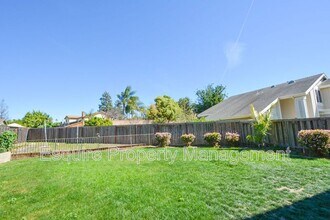 2561 Exeter Ct in Camarillo, CA - Building Photo - Building Photo